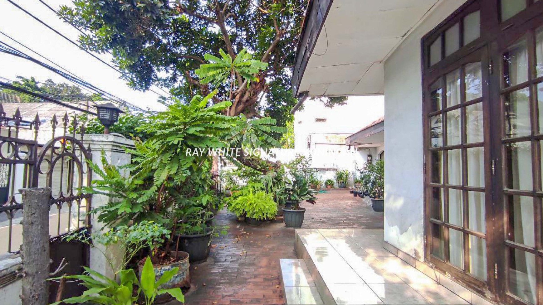 Rumah Tua Hitung Tanah Cocok Untuk Usaha Kost di Kalibata Utara