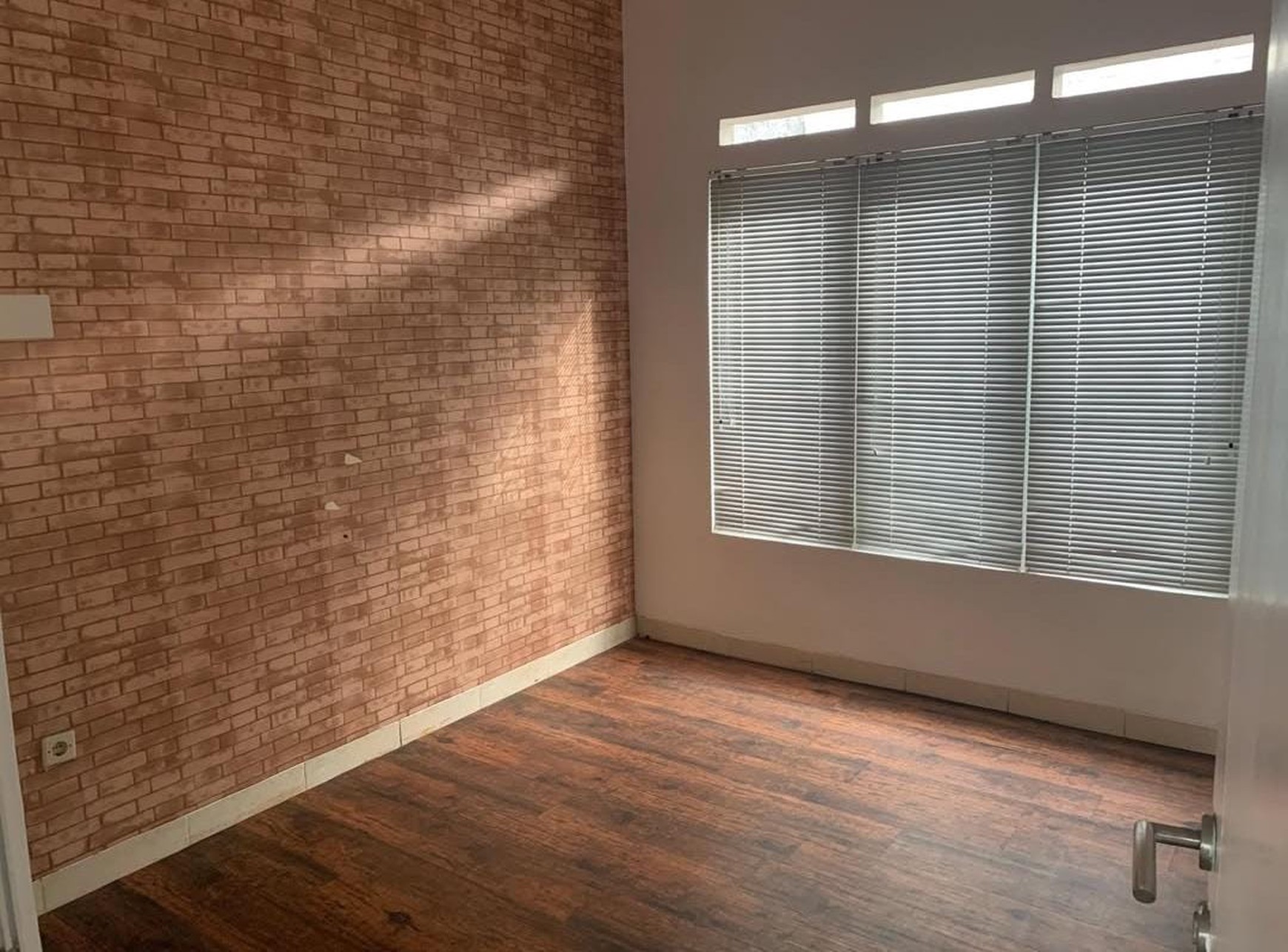 Rumah Di Lingkungan Tenang