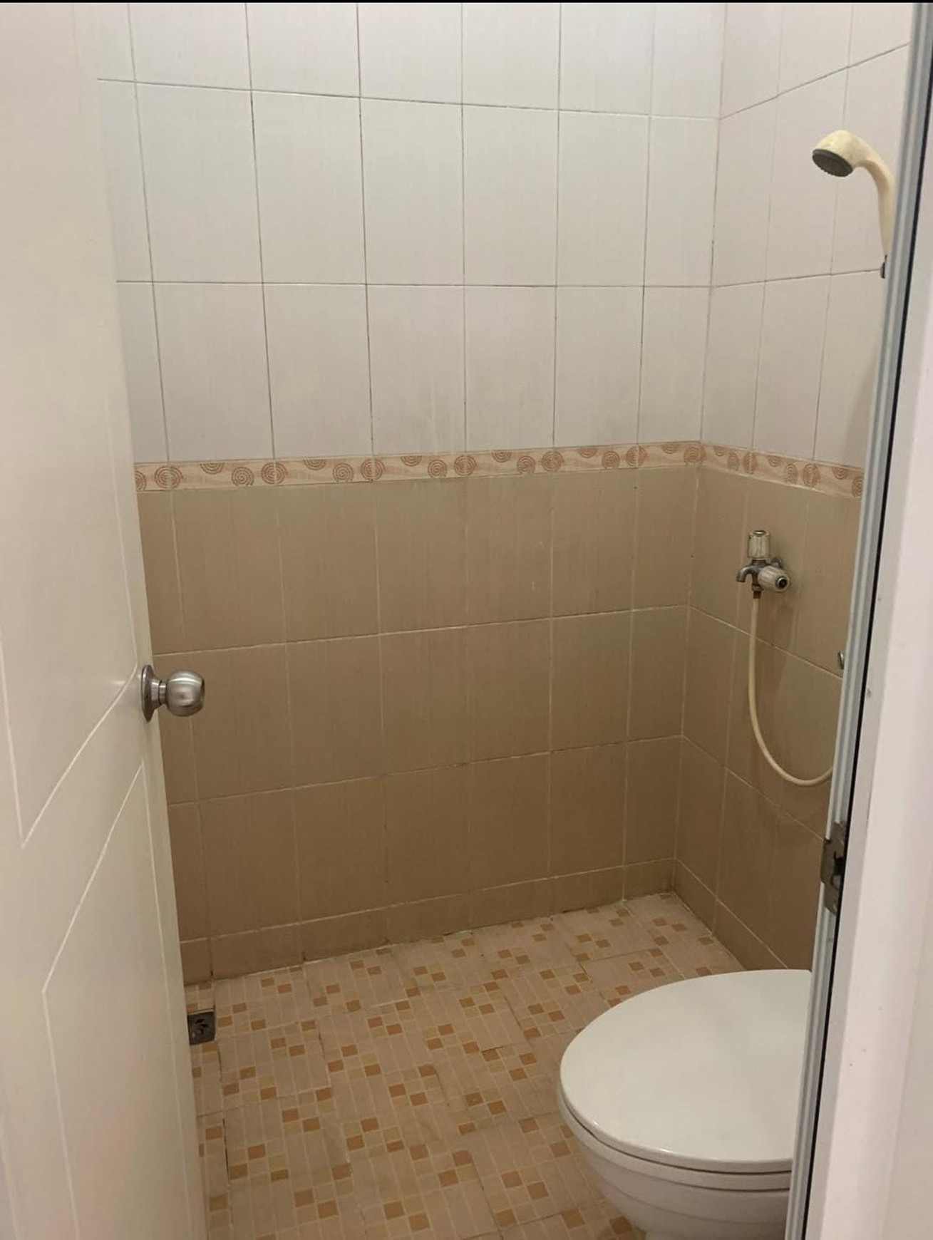 Rumah Di Lingkungan Tenang