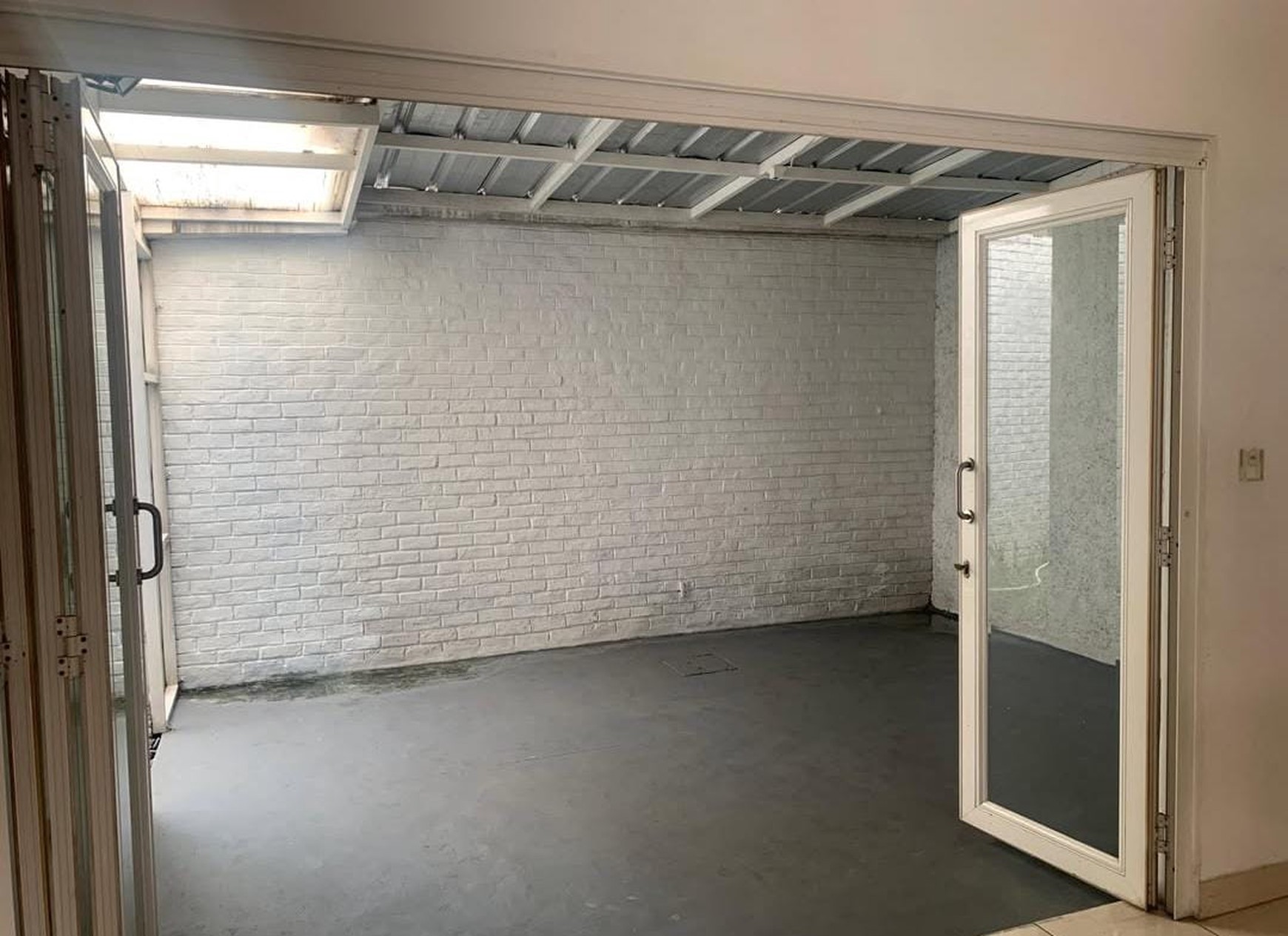 Rumah Di Lingkungan Tenang