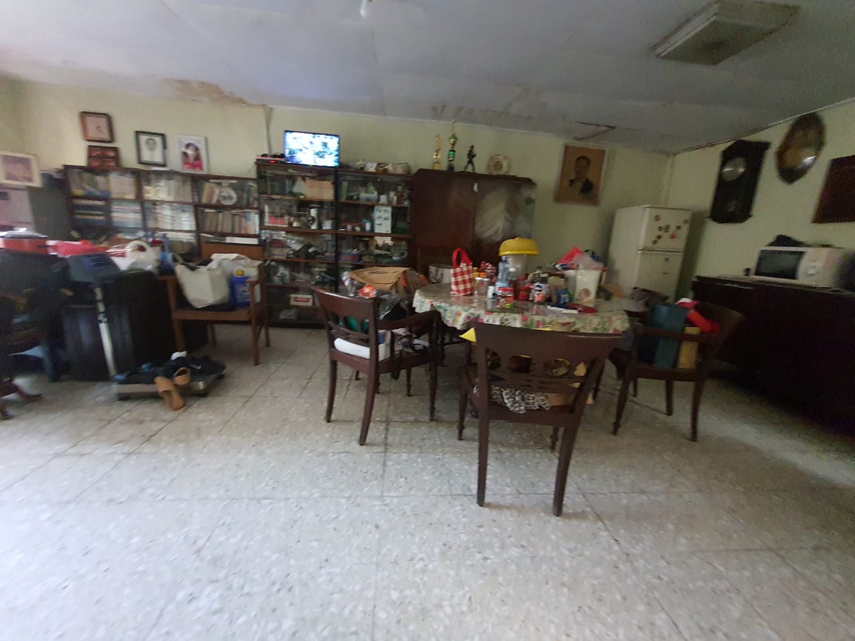 Di Jual Rumah Lama Jl Tebet Barat IV - Jakarta Selatan