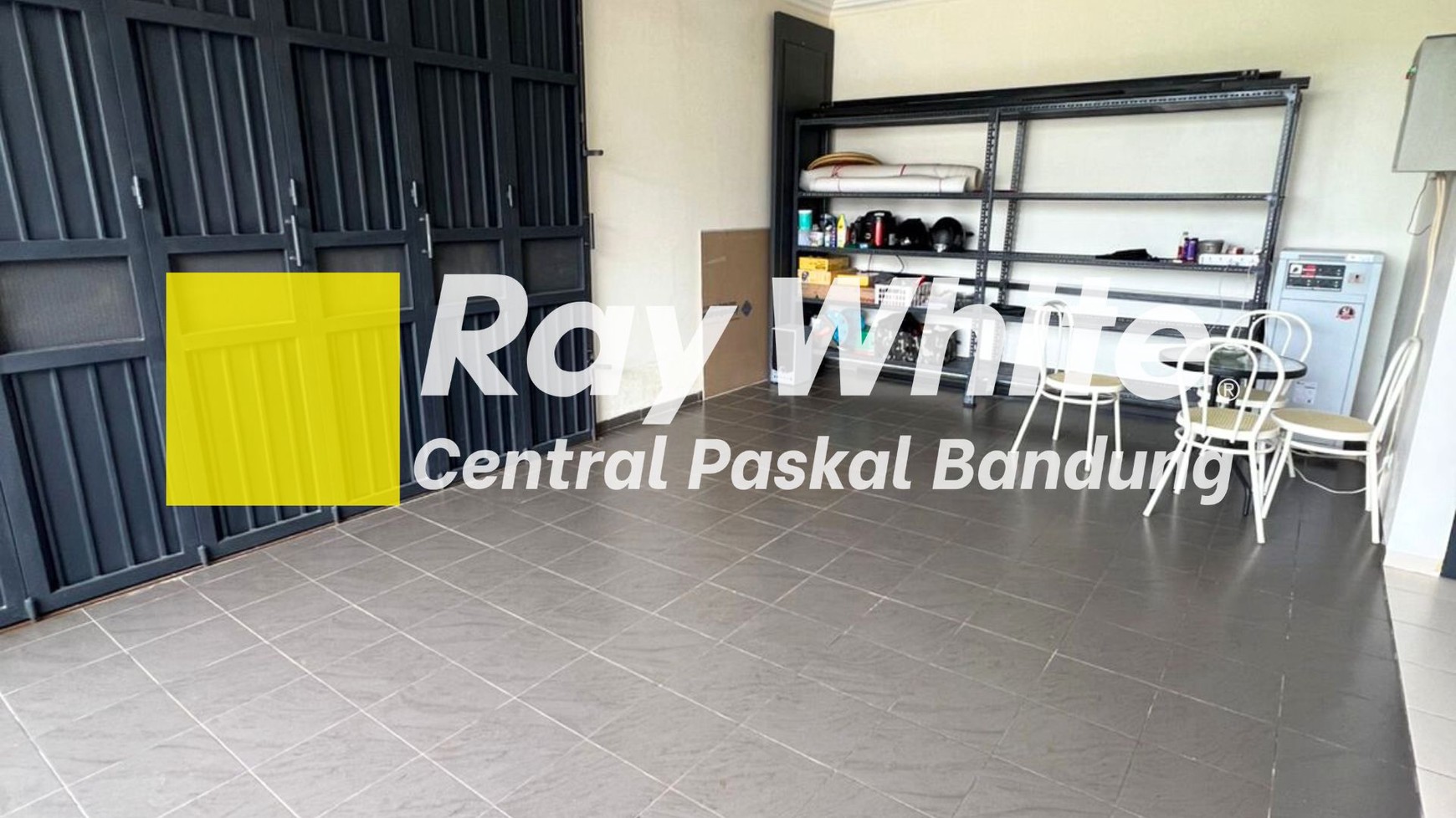 Rumah Modern Classic di Bukit Pakar Gold Bandung