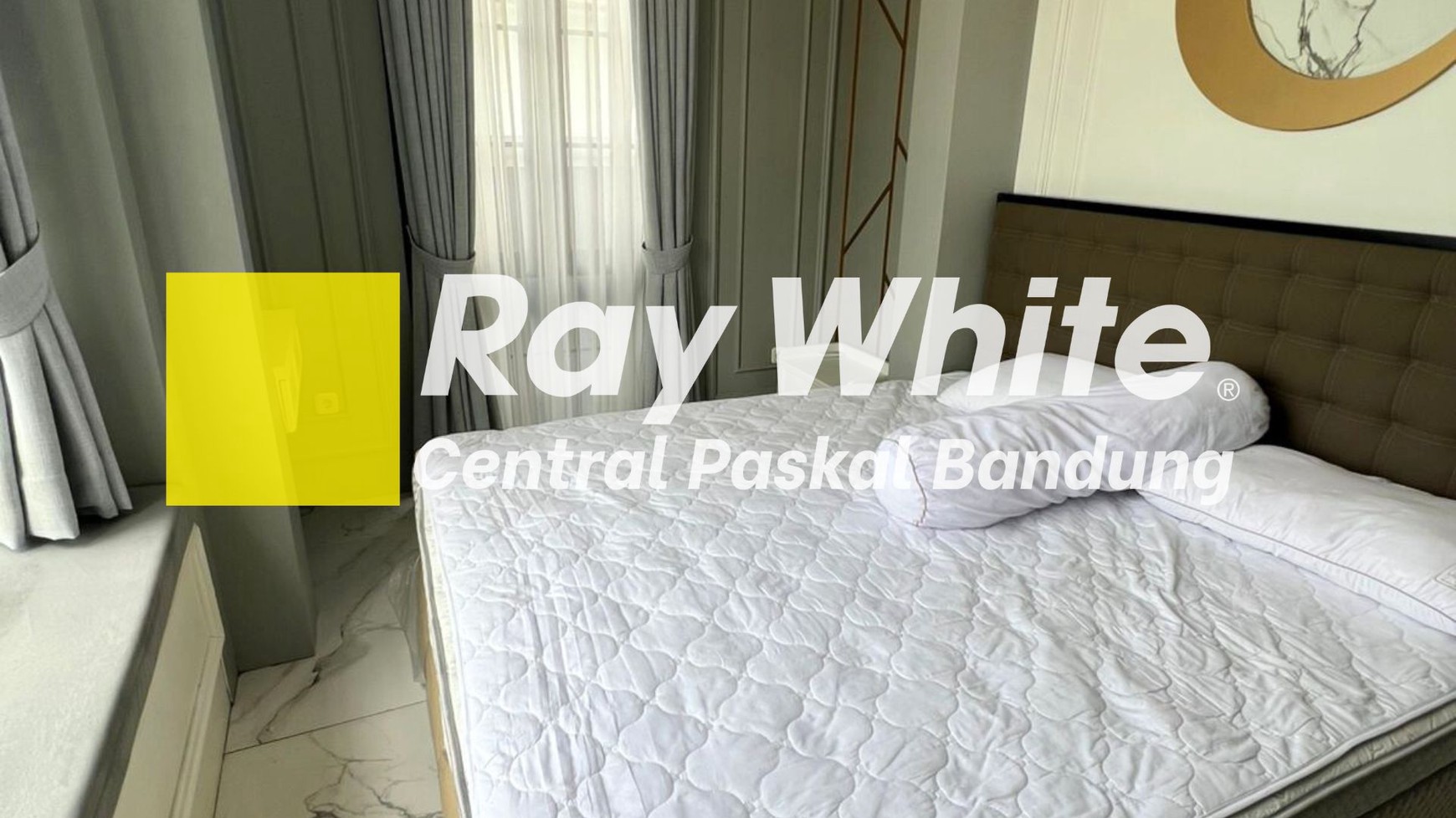 Rumah Modern Classic di Bukit Pakar Gold Bandung