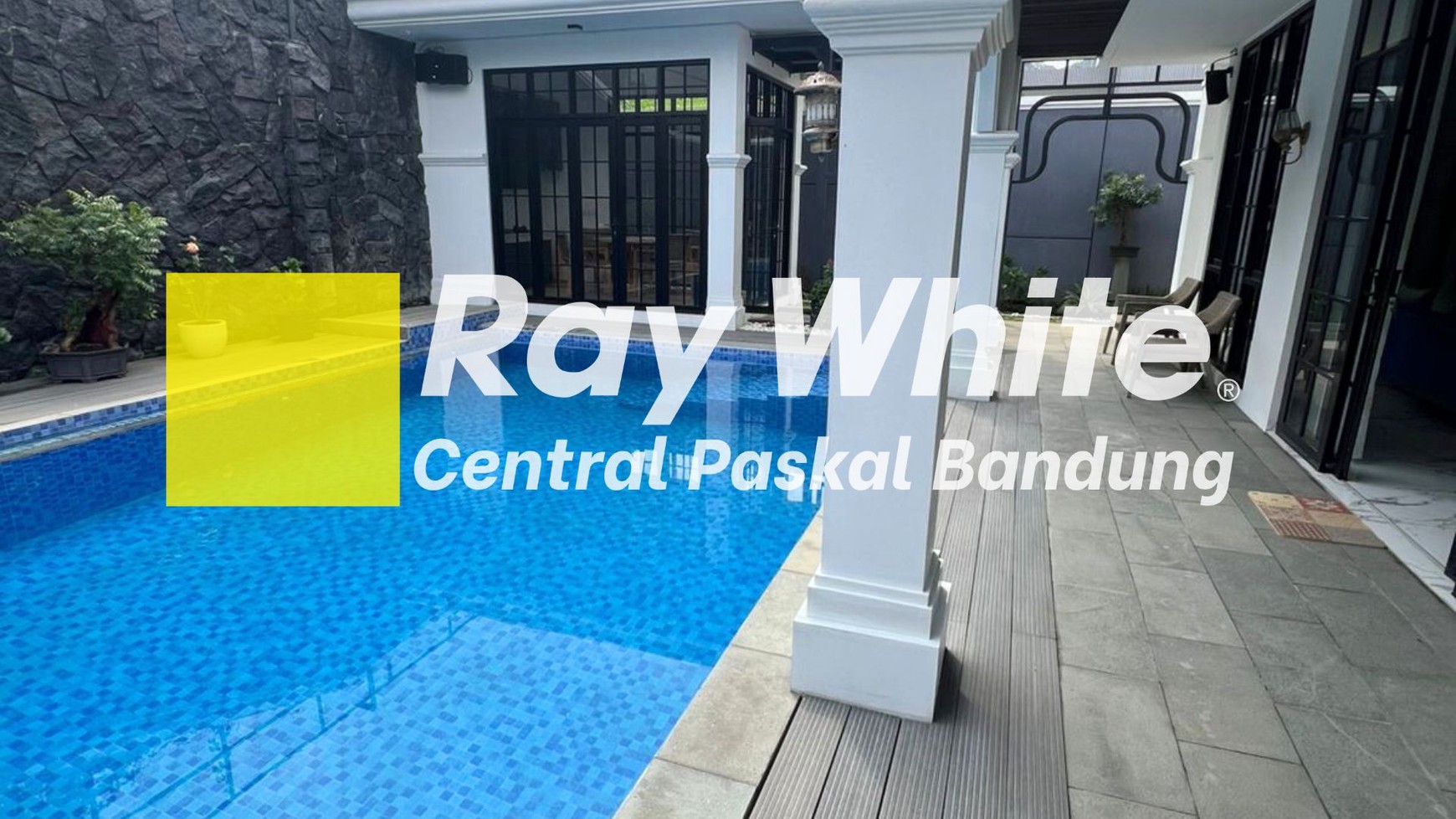 Rumah Modern Classic di Bukit Pakar Gold Bandung