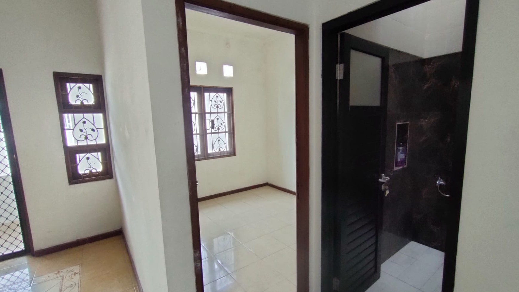 Dijual Rumah 2 Lantai di Puri Surya Jaya, Sidoarjo - Desain Mewah 