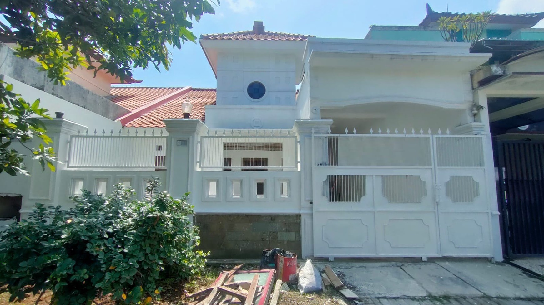 Dijual Rumah 2 Lantai di Puri Surya Jaya, Sidoarjo - Desain Mewah 