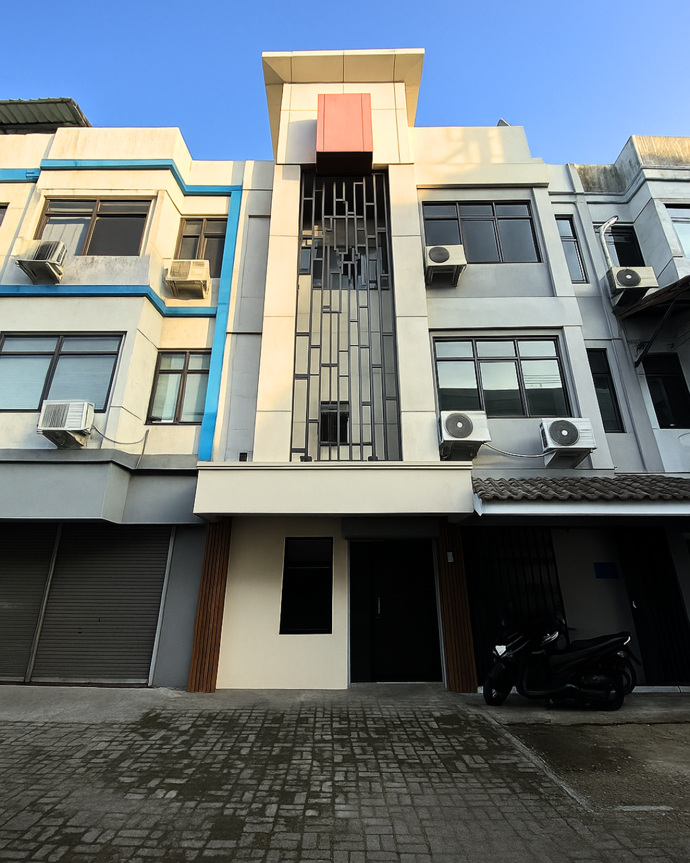 Ruko Siap Pakai Dalam Komplek Cipete Raya