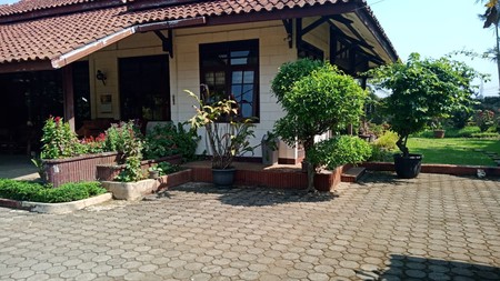 Dijual Rumah Villa dan kebun  di Cihanjuang 