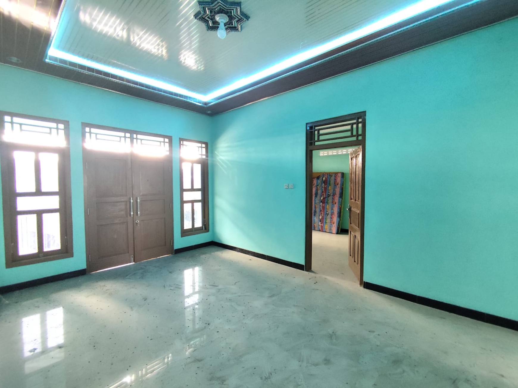 Ruko 2 Lantai di area Jl. Raya Wedomartani, dekat Stadion Magueoharjo, Sleman.