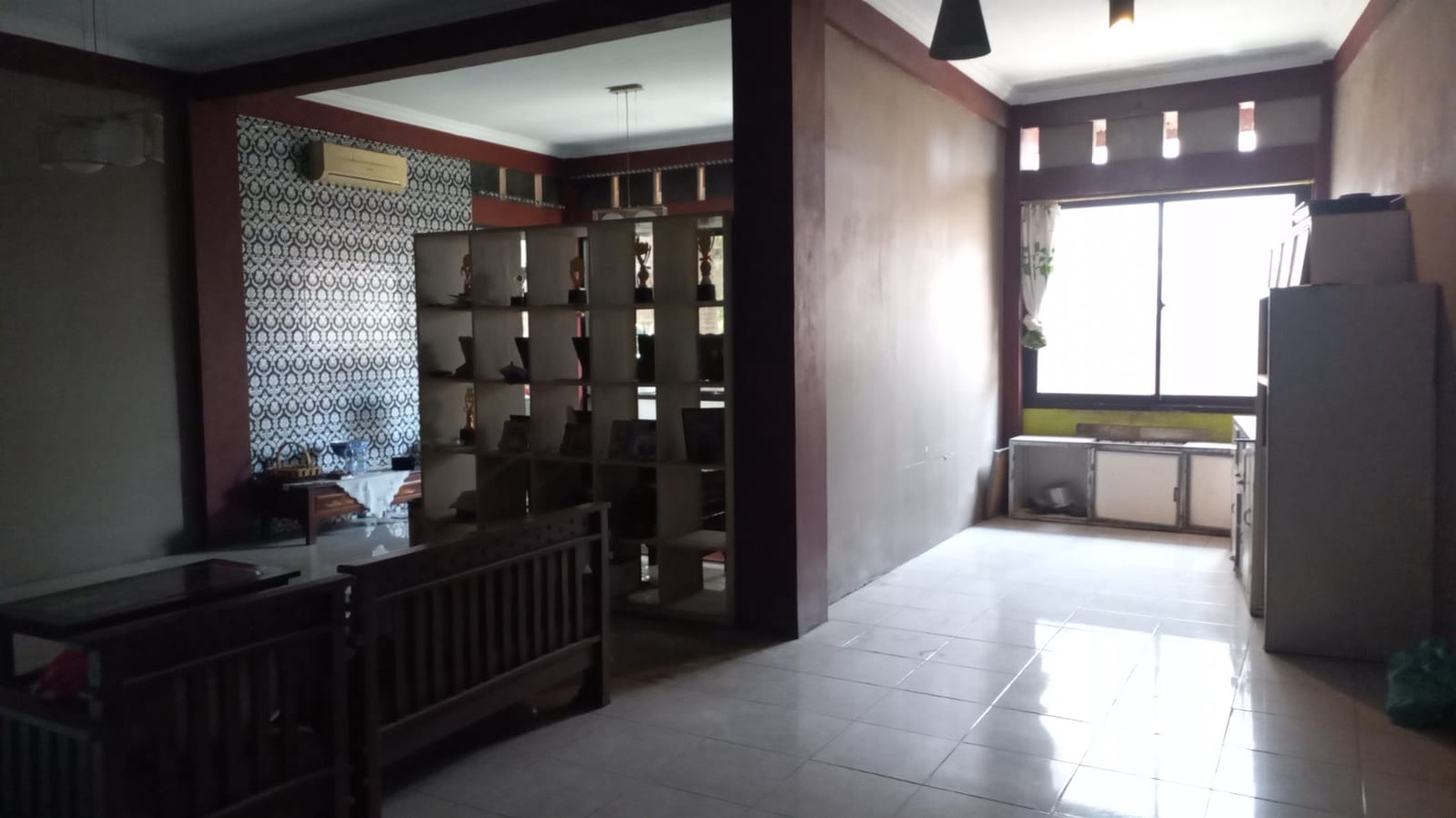 Rumah Strategis + Klinik di Jl. KH Fudholi, Karang Asih - Lokasi Ramai & Potensial Bisnis