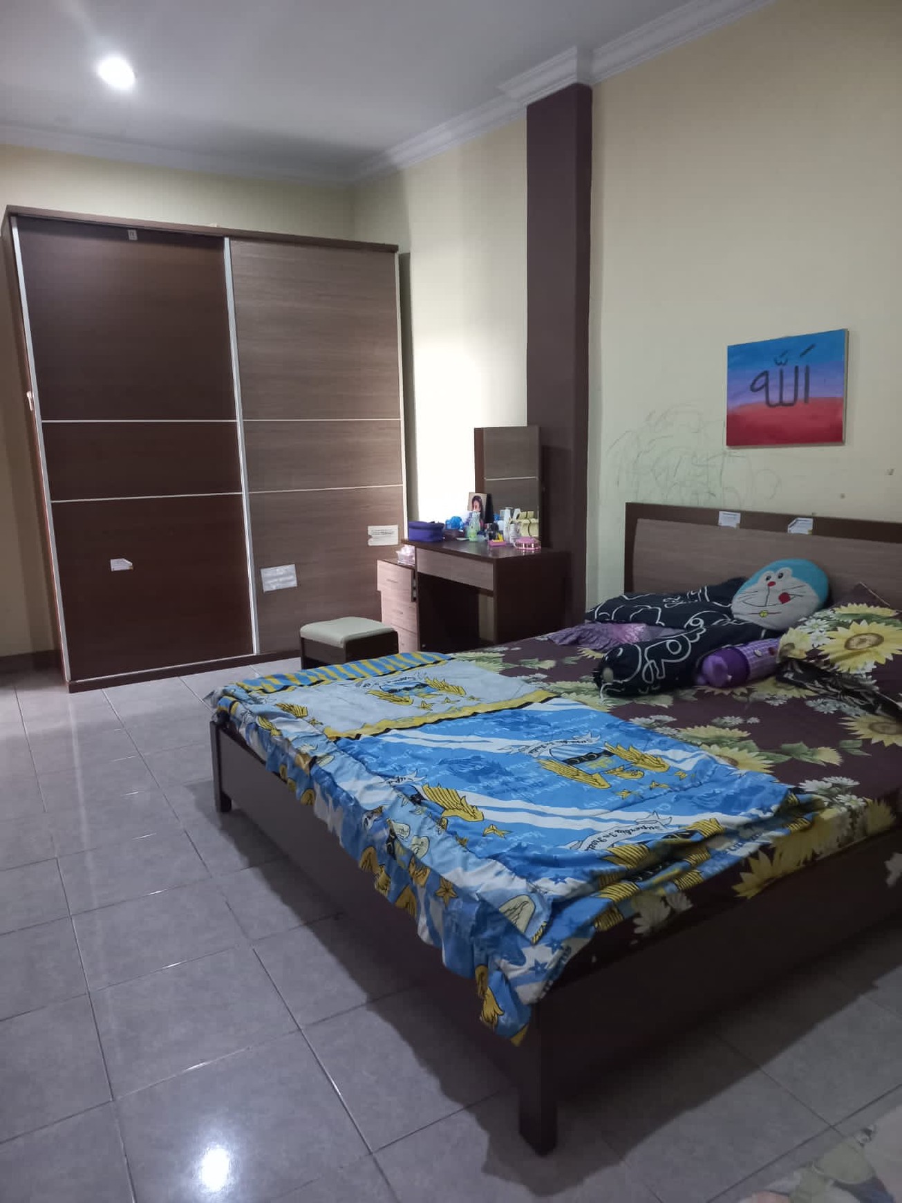 Rumah Strategis + Klinik di Jl. KH Fudholi, Karang Asih - Lokasi Ramai & Potensial Bisnis