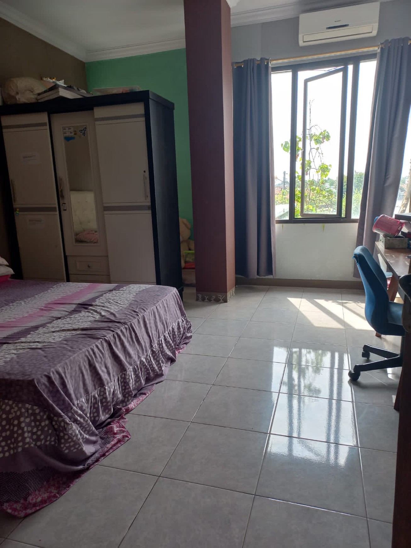 Rumah Strategis + Klinik di Jl. KH Fudholi, Karang Asih - Lokasi Ramai & Potensial Bisnis