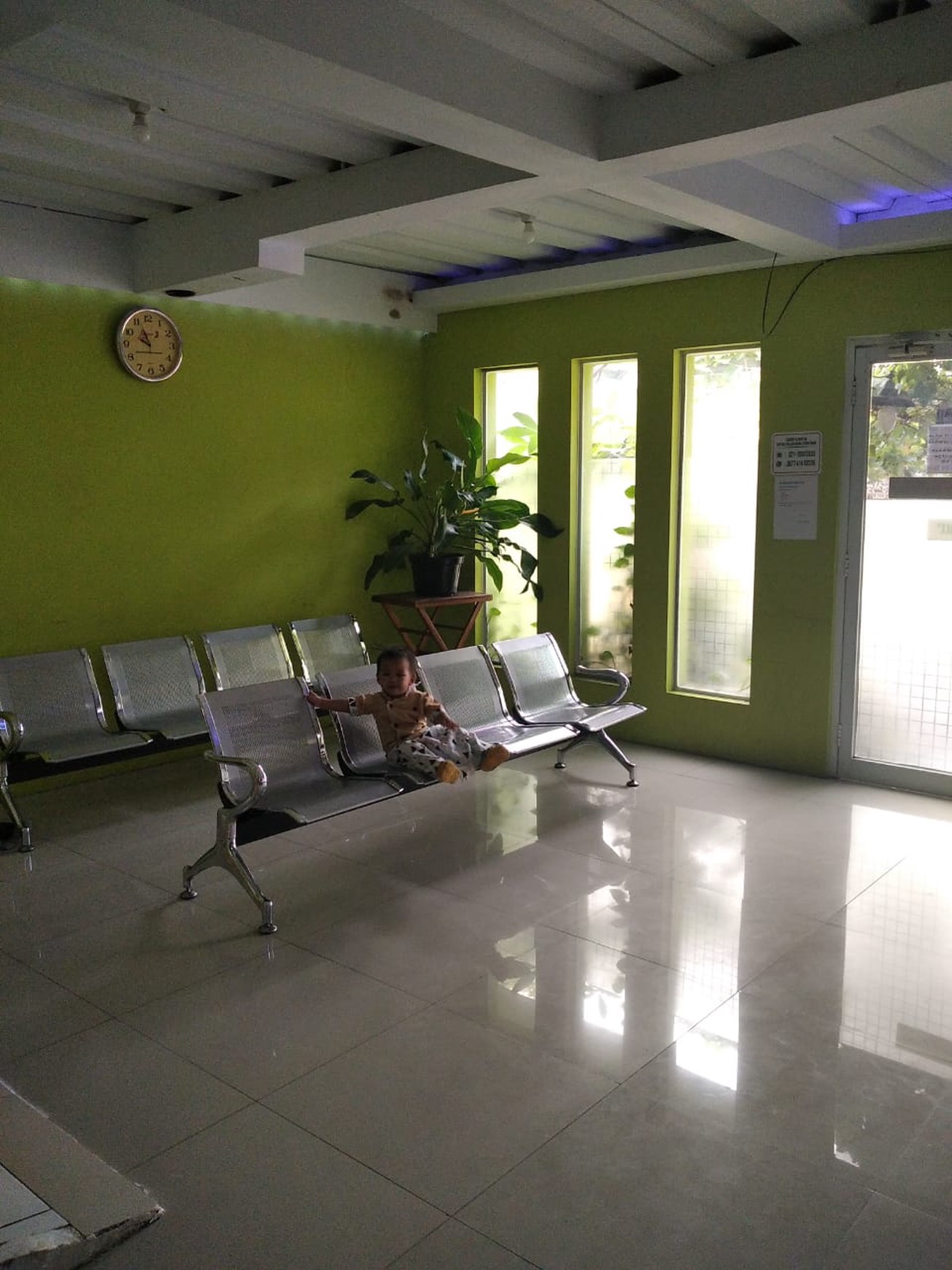 Rumah Strategis + Klinik di Jl. KH Fudholi, Karang Asih - Lokasi Ramai & Potensial Bisnis