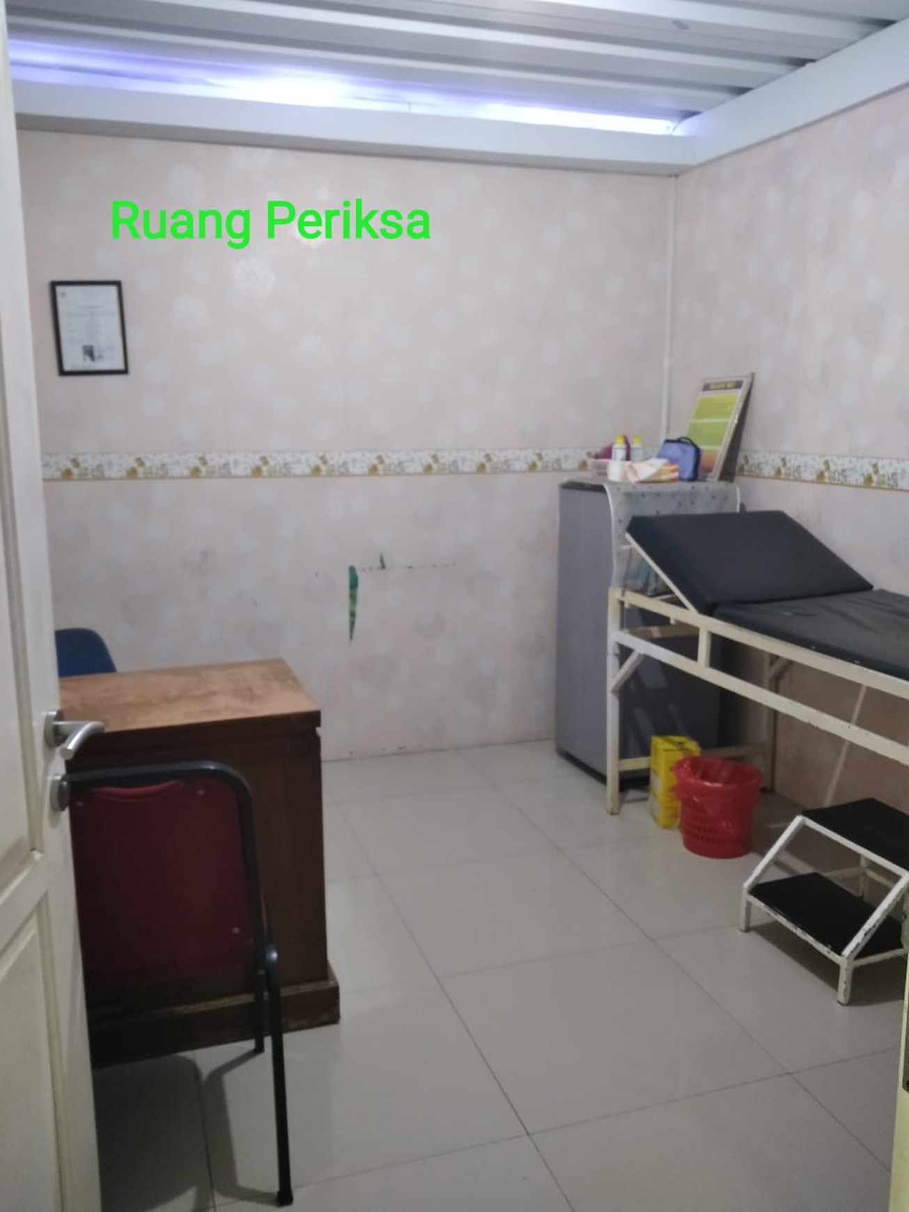 Rumah Strategis + Klinik di Jl. KH Fudholi, Karang Asih - Lokasi Ramai & Potensial Bisnis