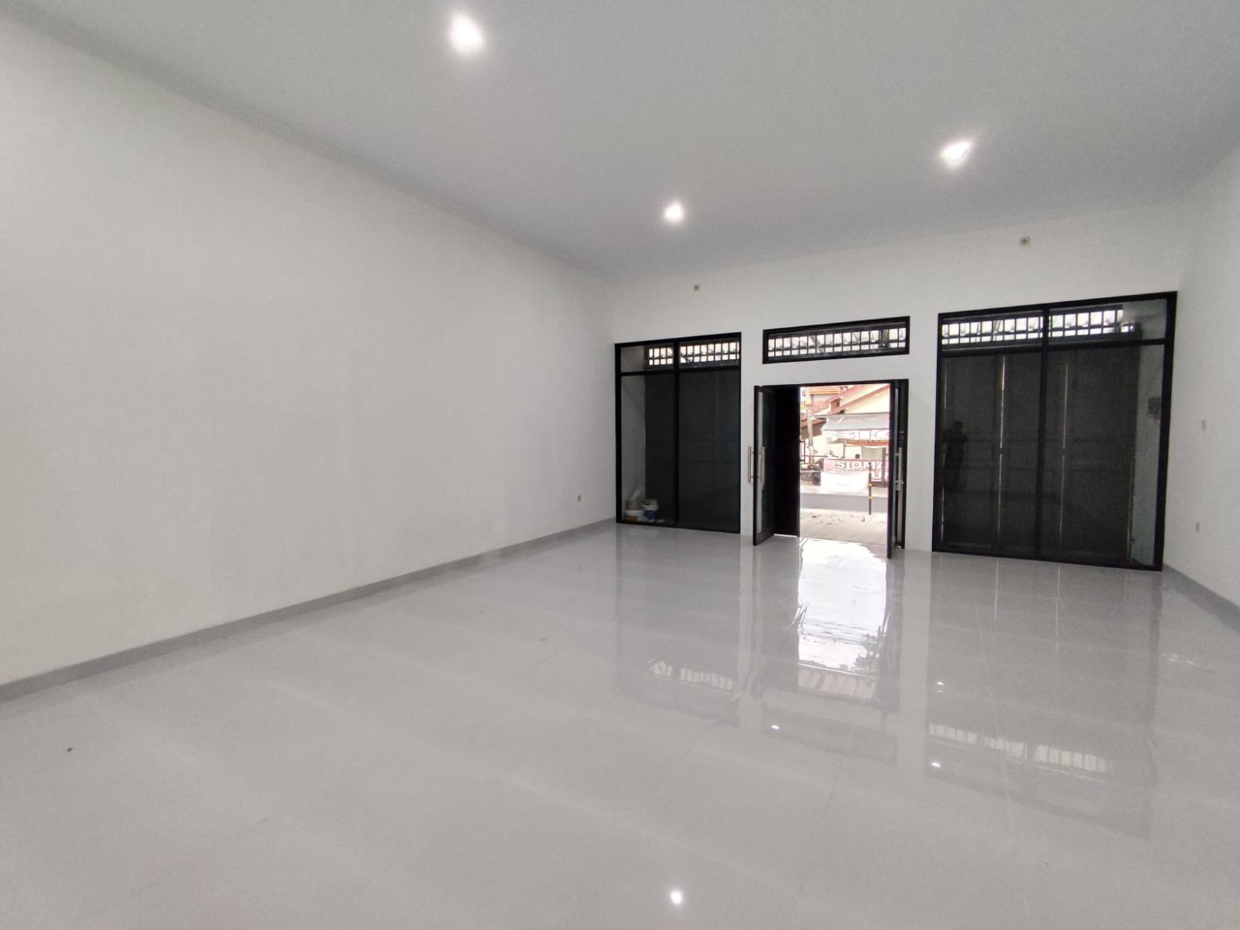 Ruko Baru Strategis di Area Jl. Raya Wedomartani, dekat Stadion Maguwoharjo
