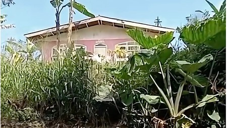 Rumah/ Villa Dijual di Pinggir Jalan Raya, Cisarua Bogor