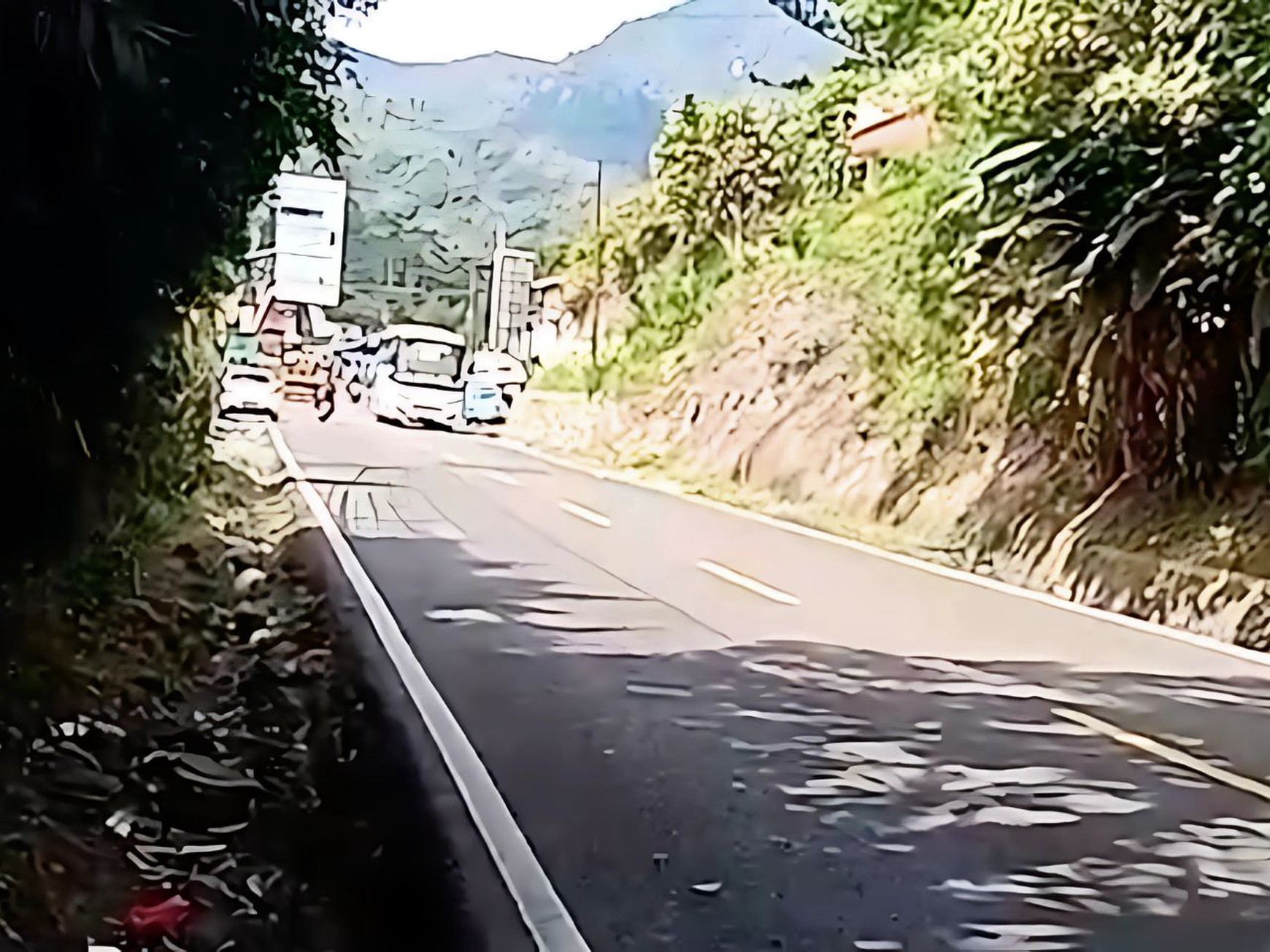 Rumah/ Villa Dijual di Pinggir Jalan Raya, Cisarua Bogor