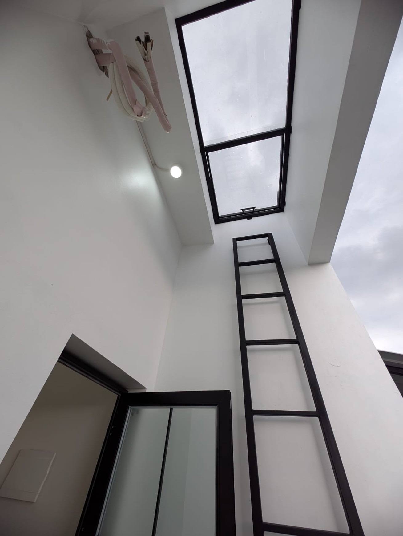 Rumah Modern 2 Lantai di Cinere - Full Bonus & Lokasi Strategis