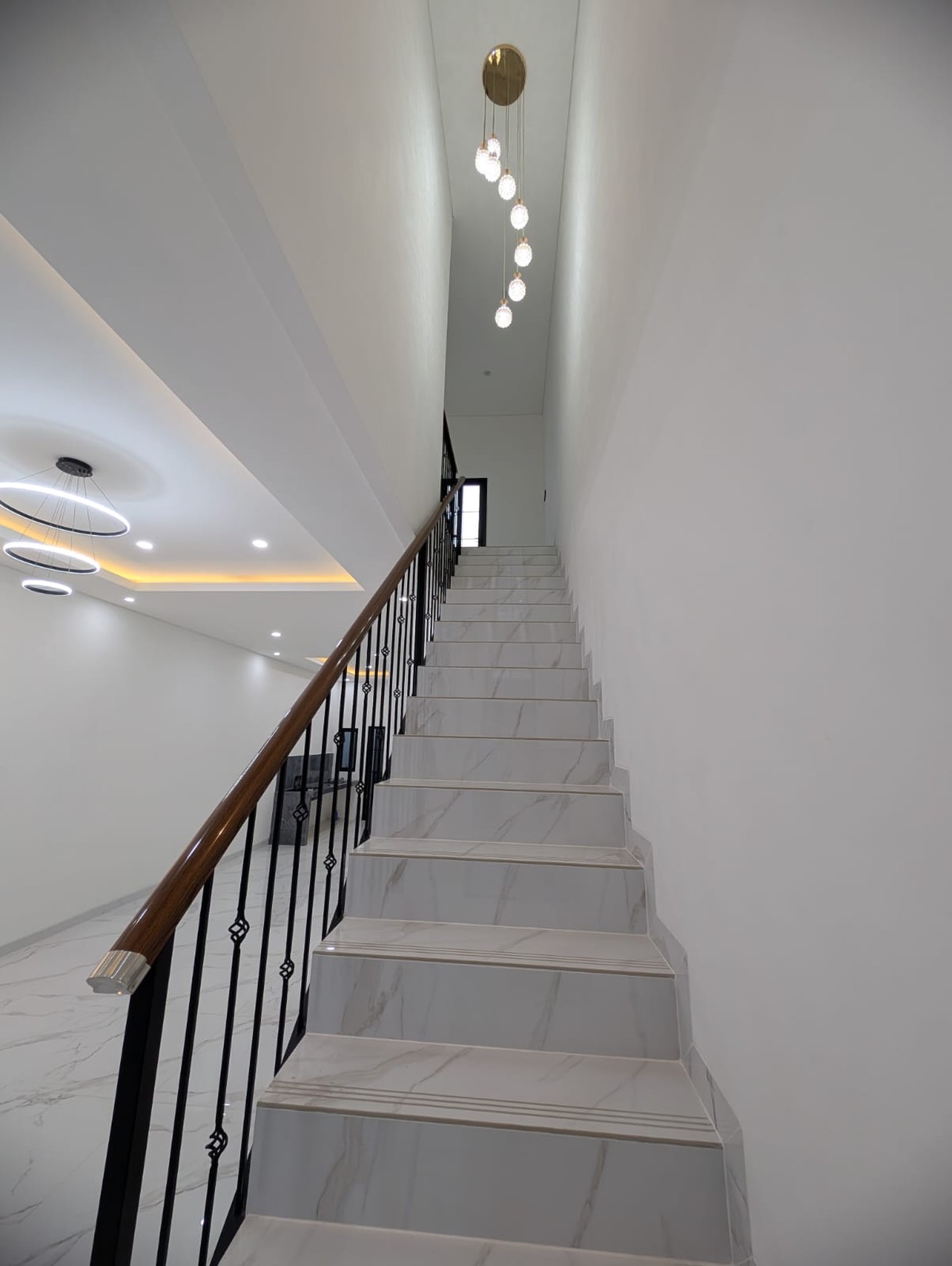 Rumah Modern 2 Lantai di Cinere - Full Bonus & Lokasi Strategis