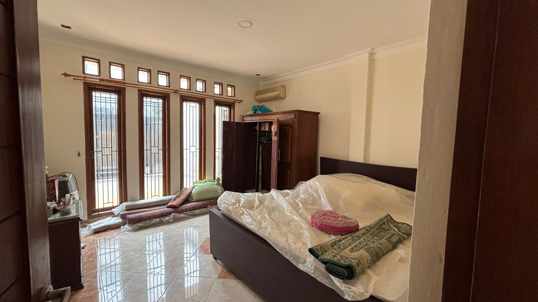 Rumah 2 Lantai Disewakan di Cikoko Timur Pancoran