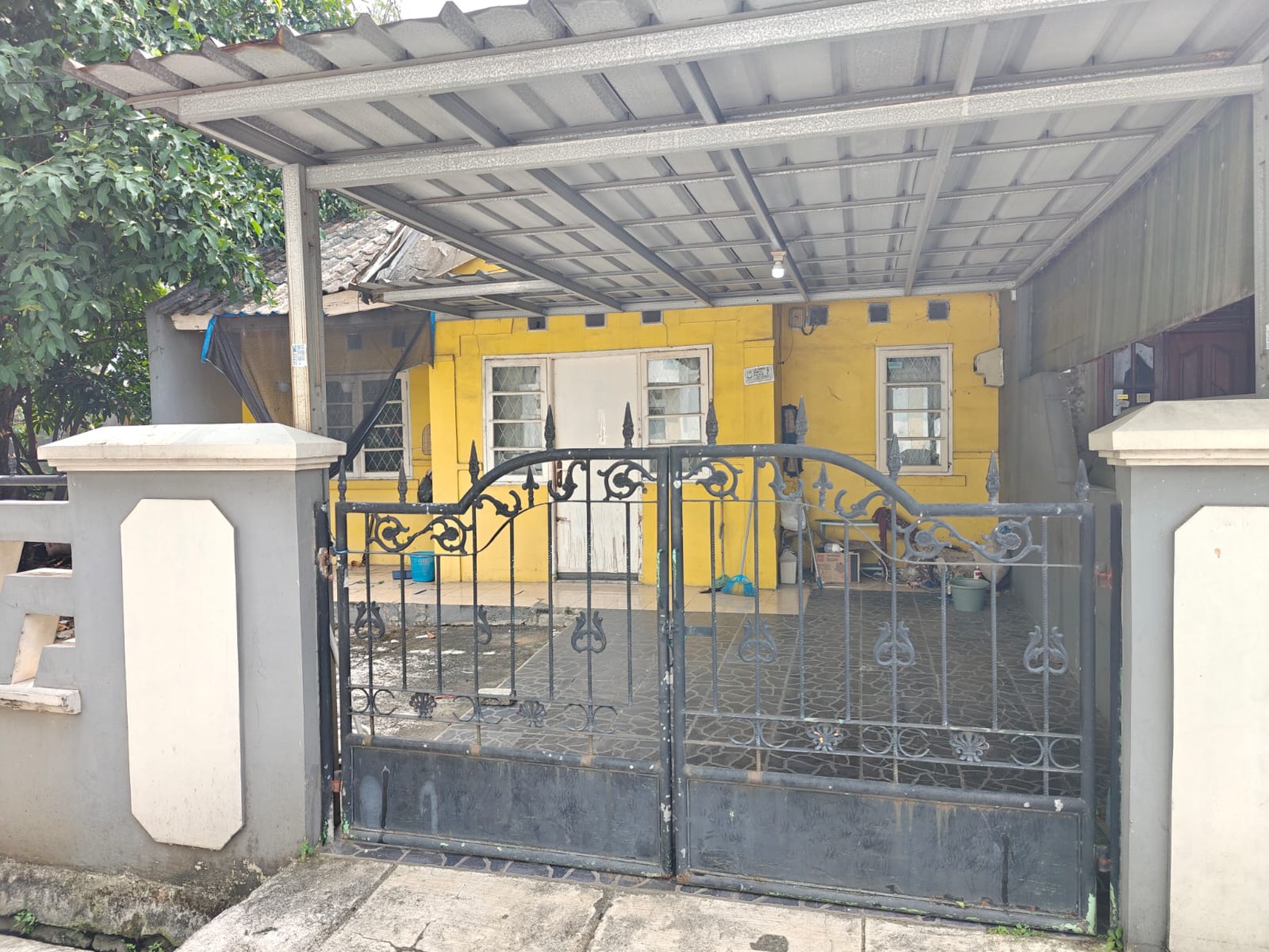 Rumah Strategis di Jl. Panda Jababeka - Dekat Mall, RS, & Sekolah