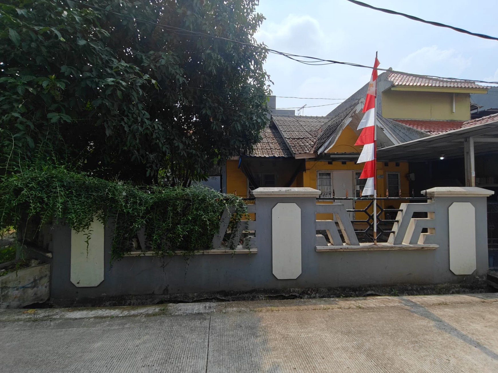 Rumah Strategis di Jl. Panda Jababeka - Dekat Mall, RS, & Sekolah
