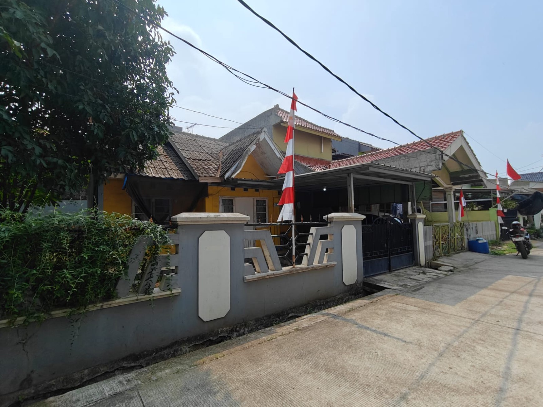 Rumah Strategis di Jl. Panda Jababeka - Dekat Mall, RS, & Sekolah
