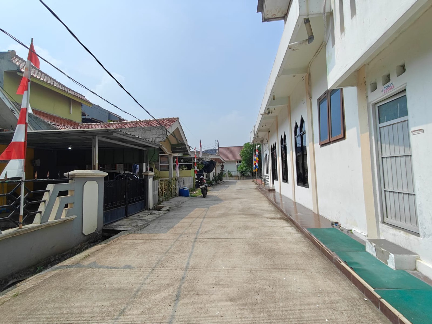 Rumah Strategis di Jl. Panda Jababeka - Dekat Mall, RS, & Sekolah