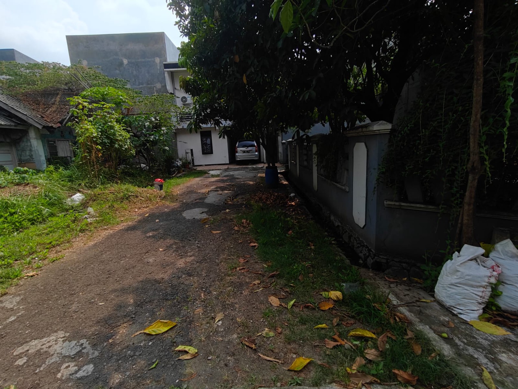 Rumah Strategis di Jl. Panda Jababeka - Dekat Mall, RS, & Sekolah