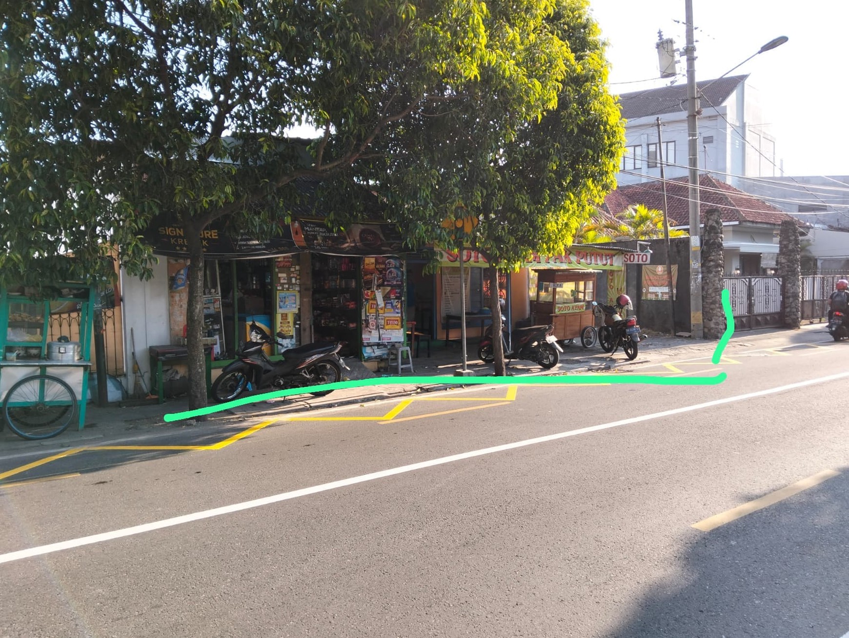 Tanah 1660 Meter Persegi Lokasi Strategis Cocok Untuk Usaha karangwaru, Tegalrejo, Yogyakarta
