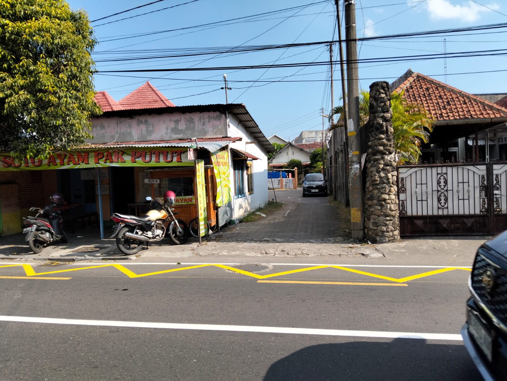 Tanah 1660 Meter Persegi Lokasi Strategis Cocok Untuk Usaha karangwaru, Tegalrejo, Yogyakarta
