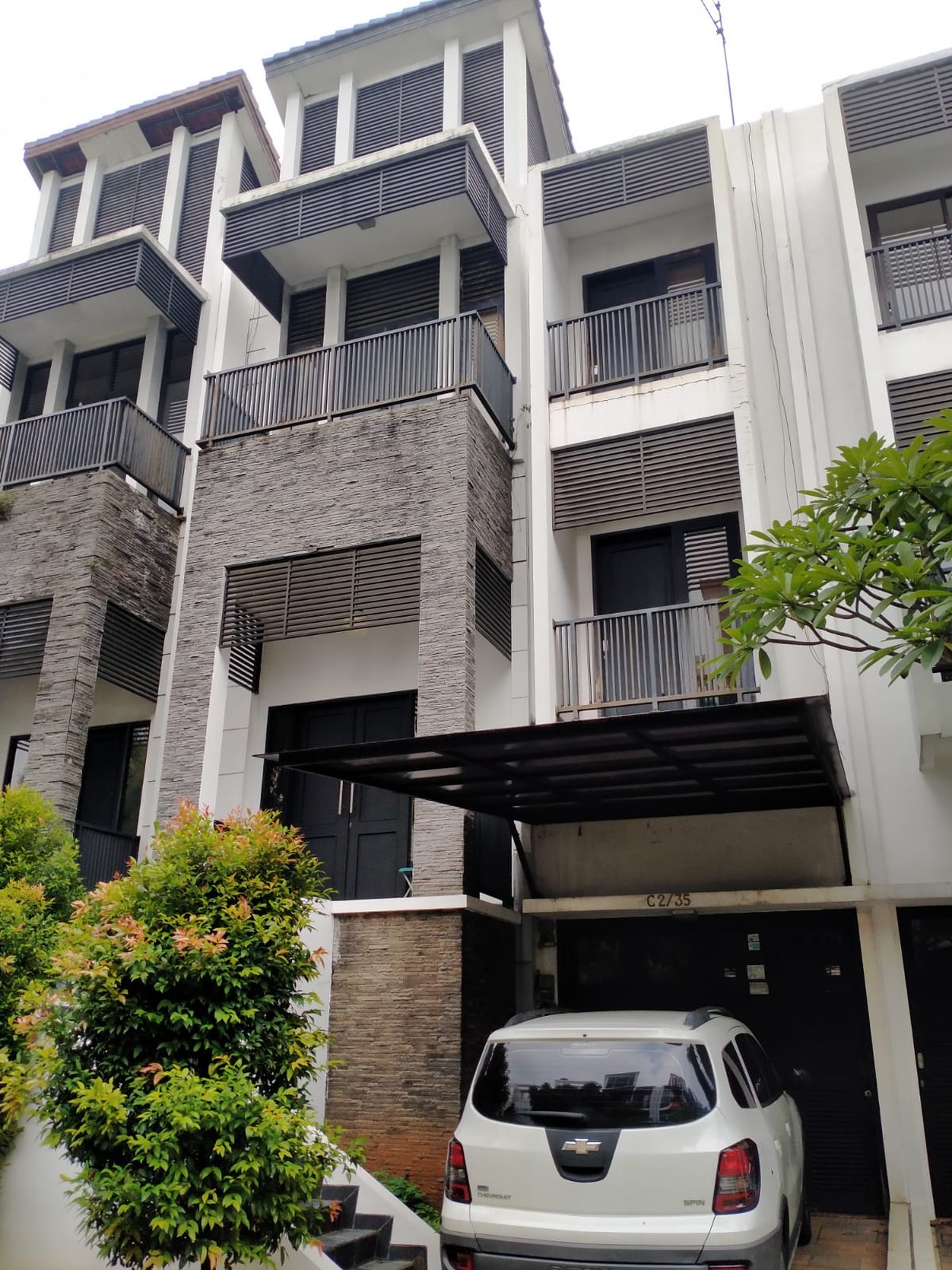 Rumah Hitung Tanah Area Cipete