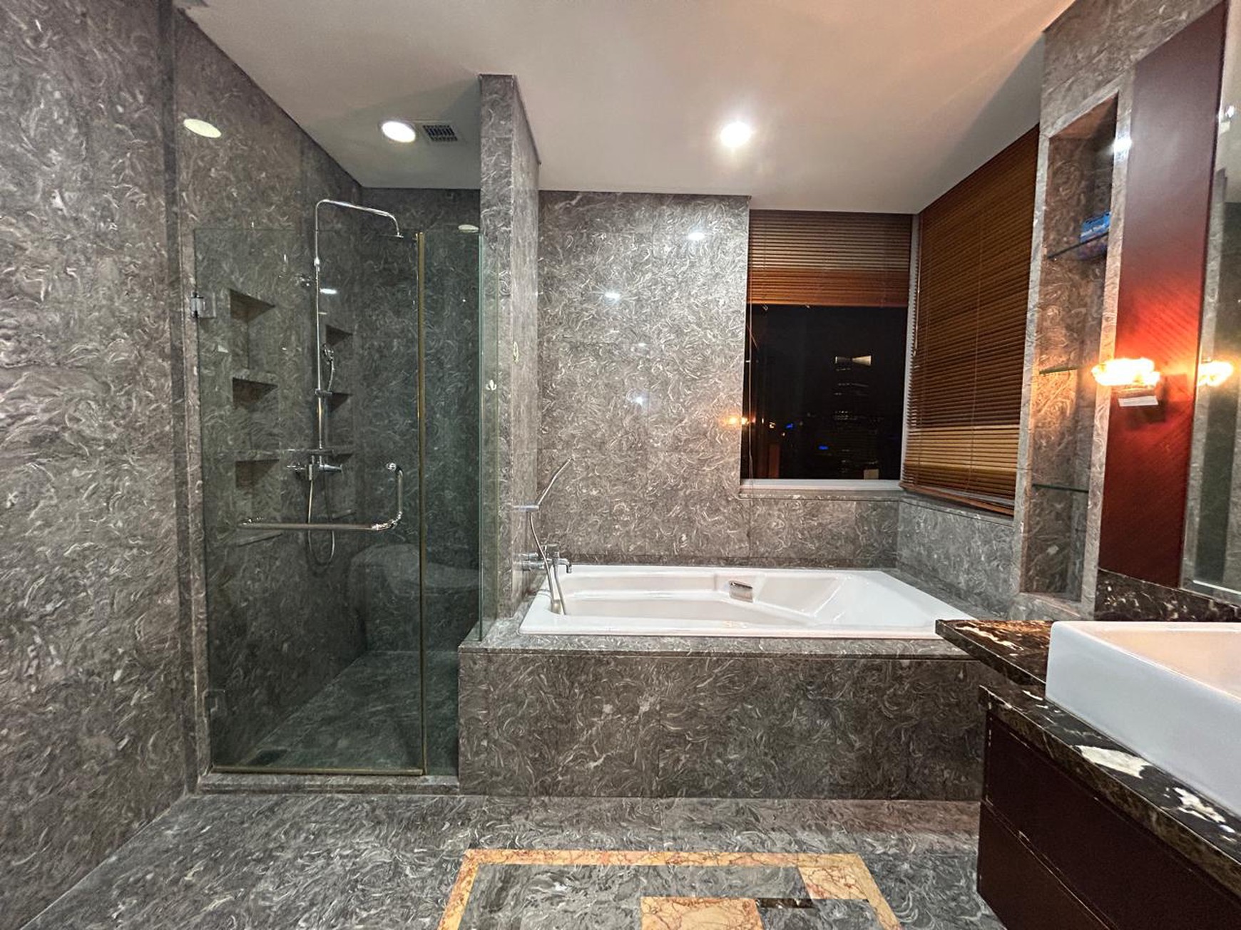 Unit di Apartemen The Capital Residence Disewakan
