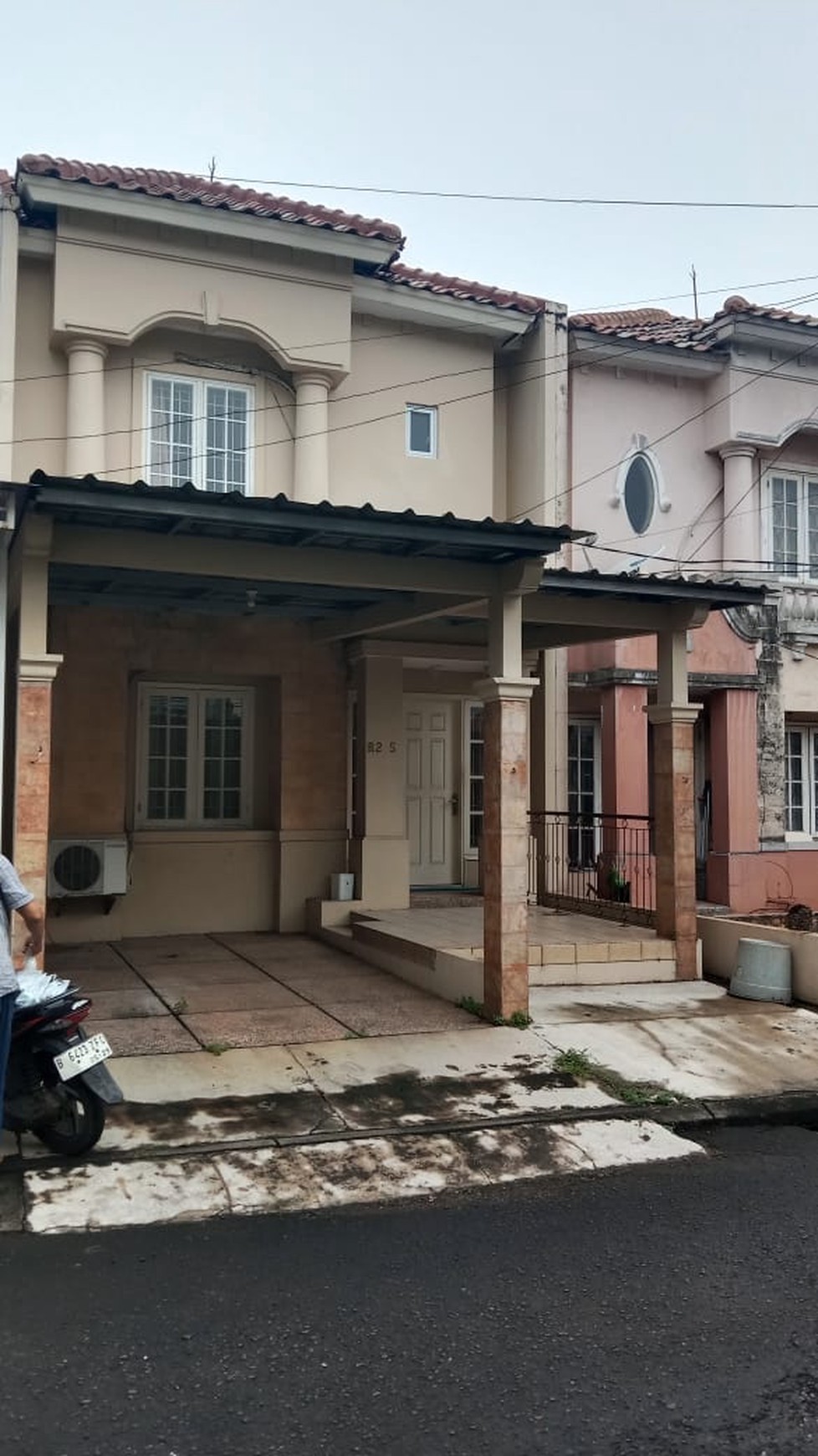 Rumah jual di Raffles Hills