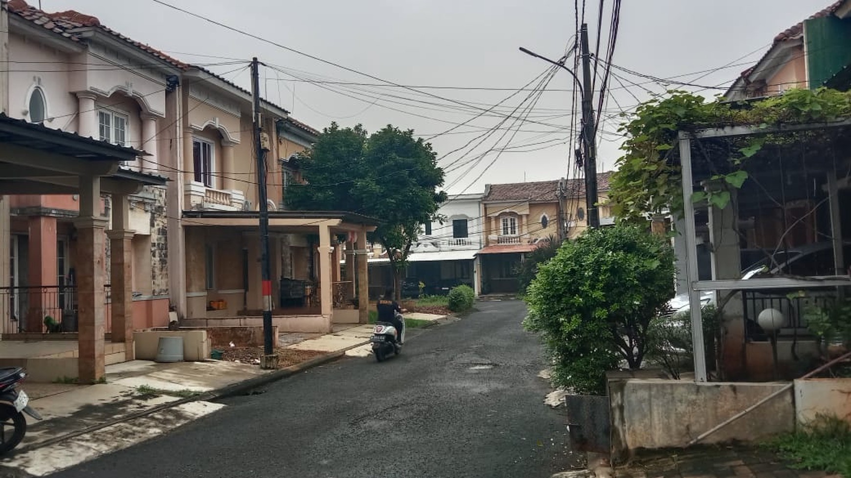 Rumah jual di Raffles Hills