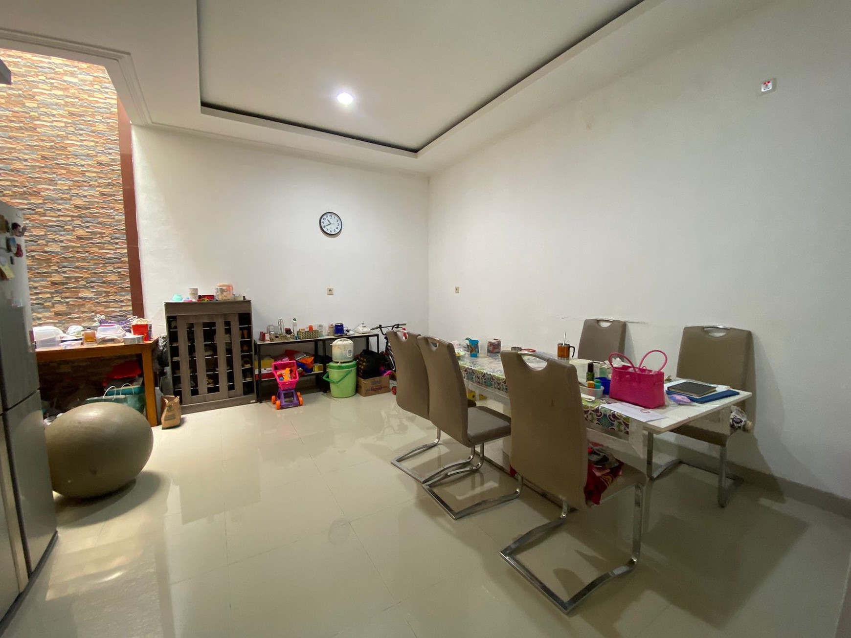 RUMAH 2 LANTAI DEPAN TAMAN DI CLUSTER PREMIUM CIBUBUR COUNTRY