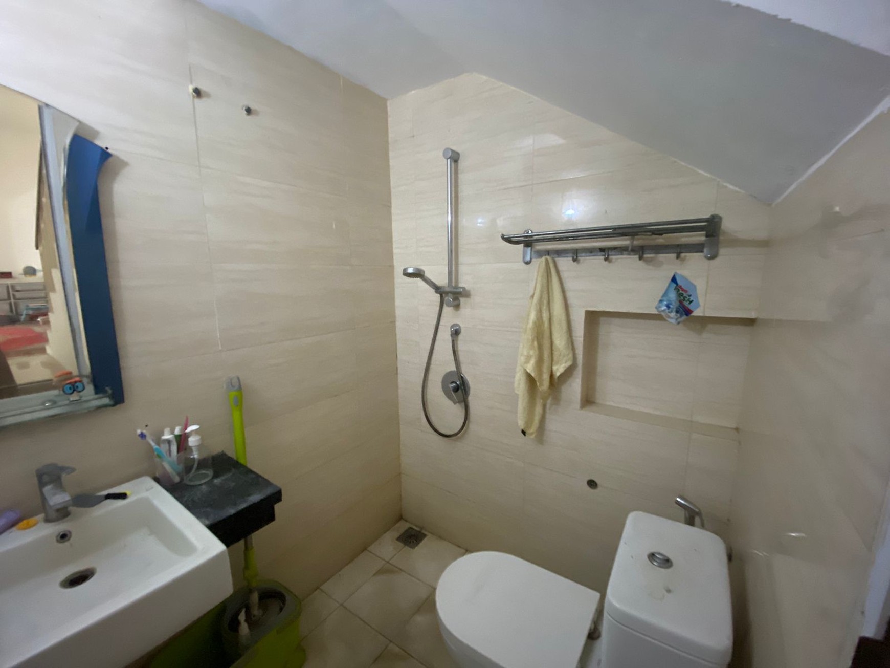 RUMAH 2 LANTAI DEPAN TAMAN DI CLUSTER PREMIUM CIBUBUR COUNTRY