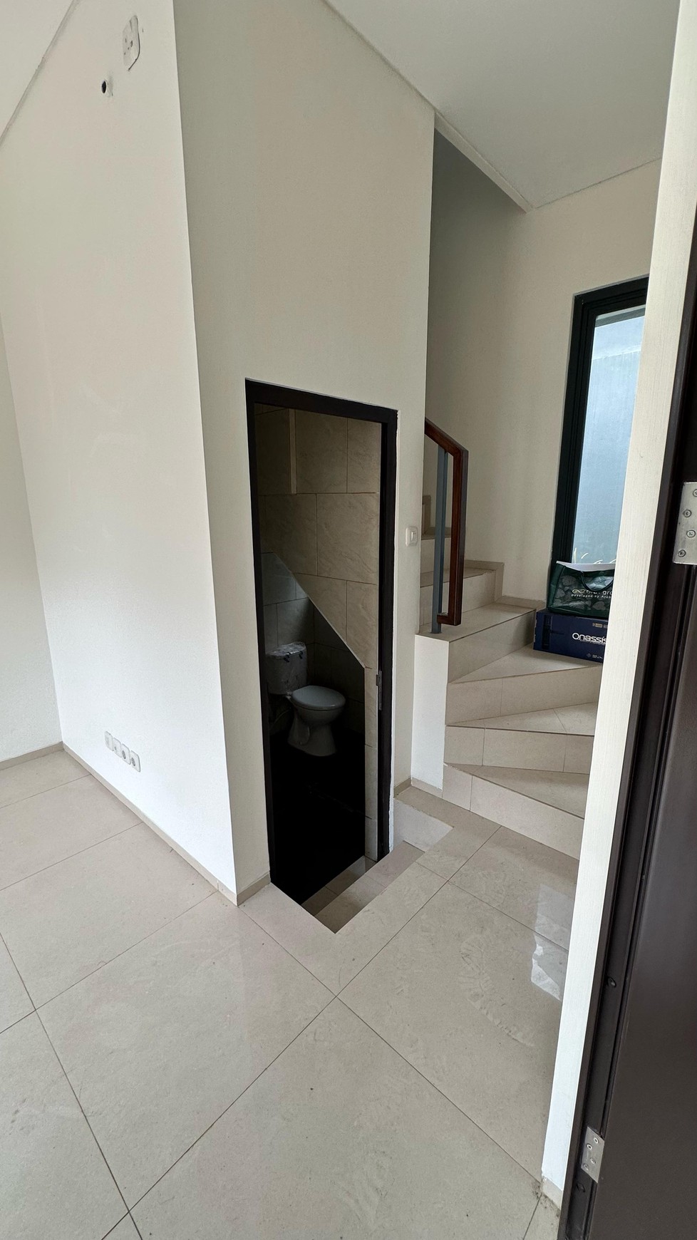 Rumah 2 Lantai di Cikeas Gardenia 