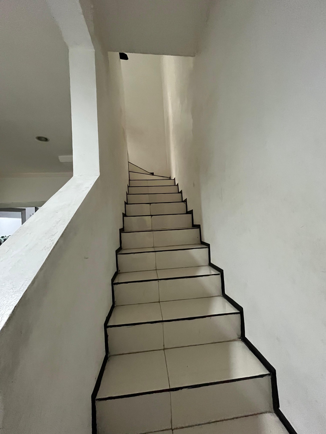 Rumah Bagus Di Ayna Residence Graha Raya Bintaro Tangerang Selatan