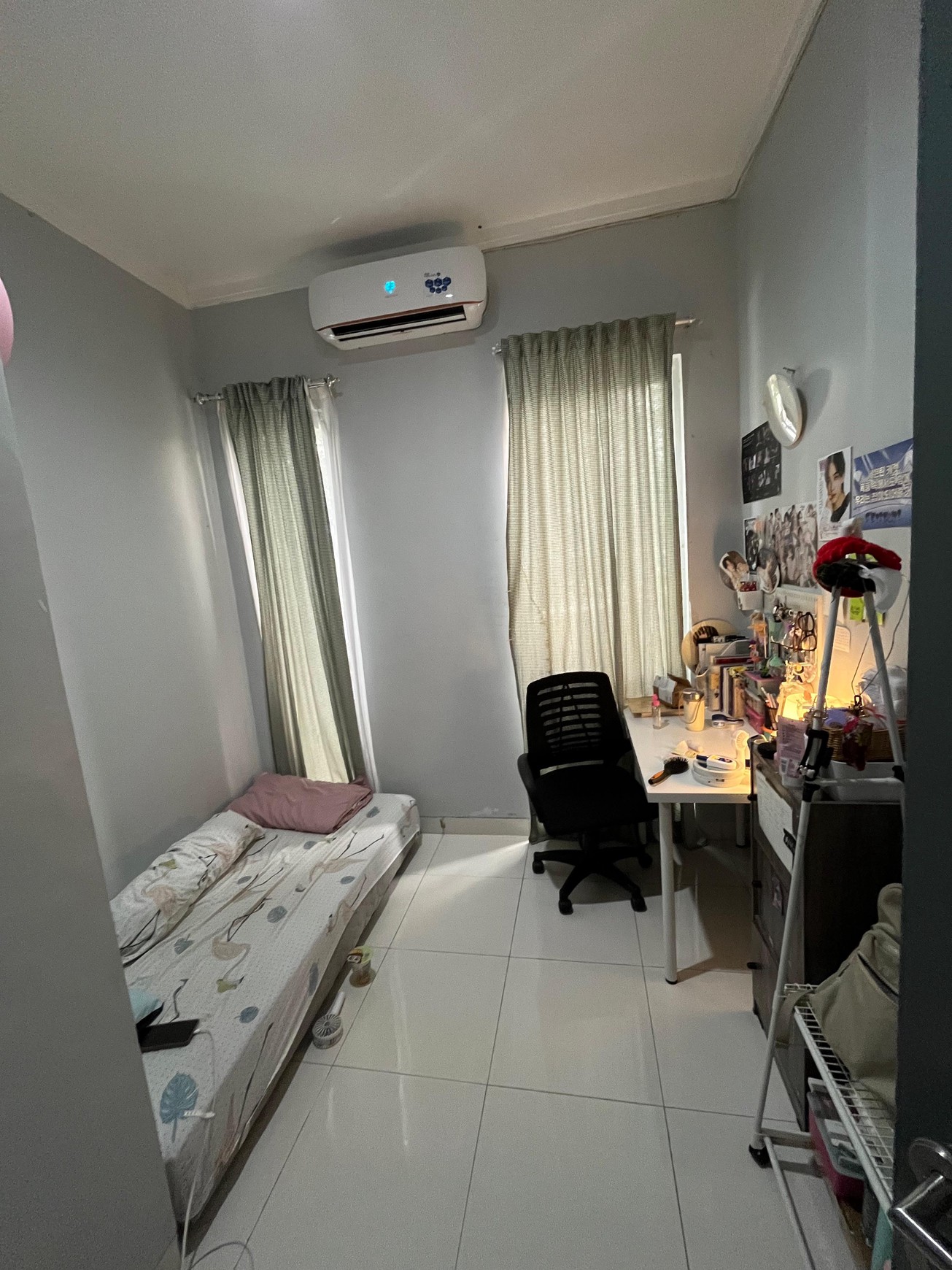Rumah Bagus Di Ayna Residence Graha Raya Bintaro Tangerang Selatan