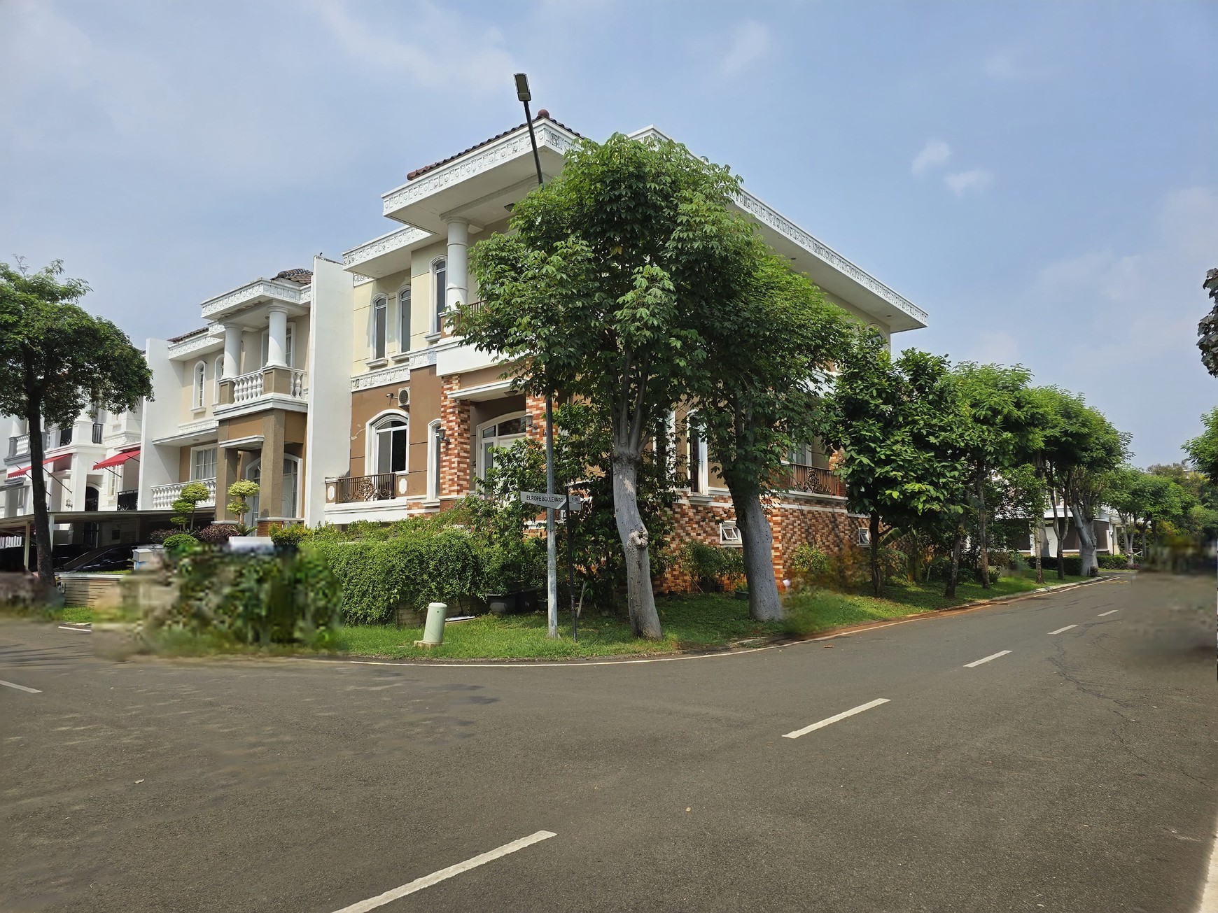 Rumah Bagus Di Green Lake City, Jl Europe City Boulevard Tangerang