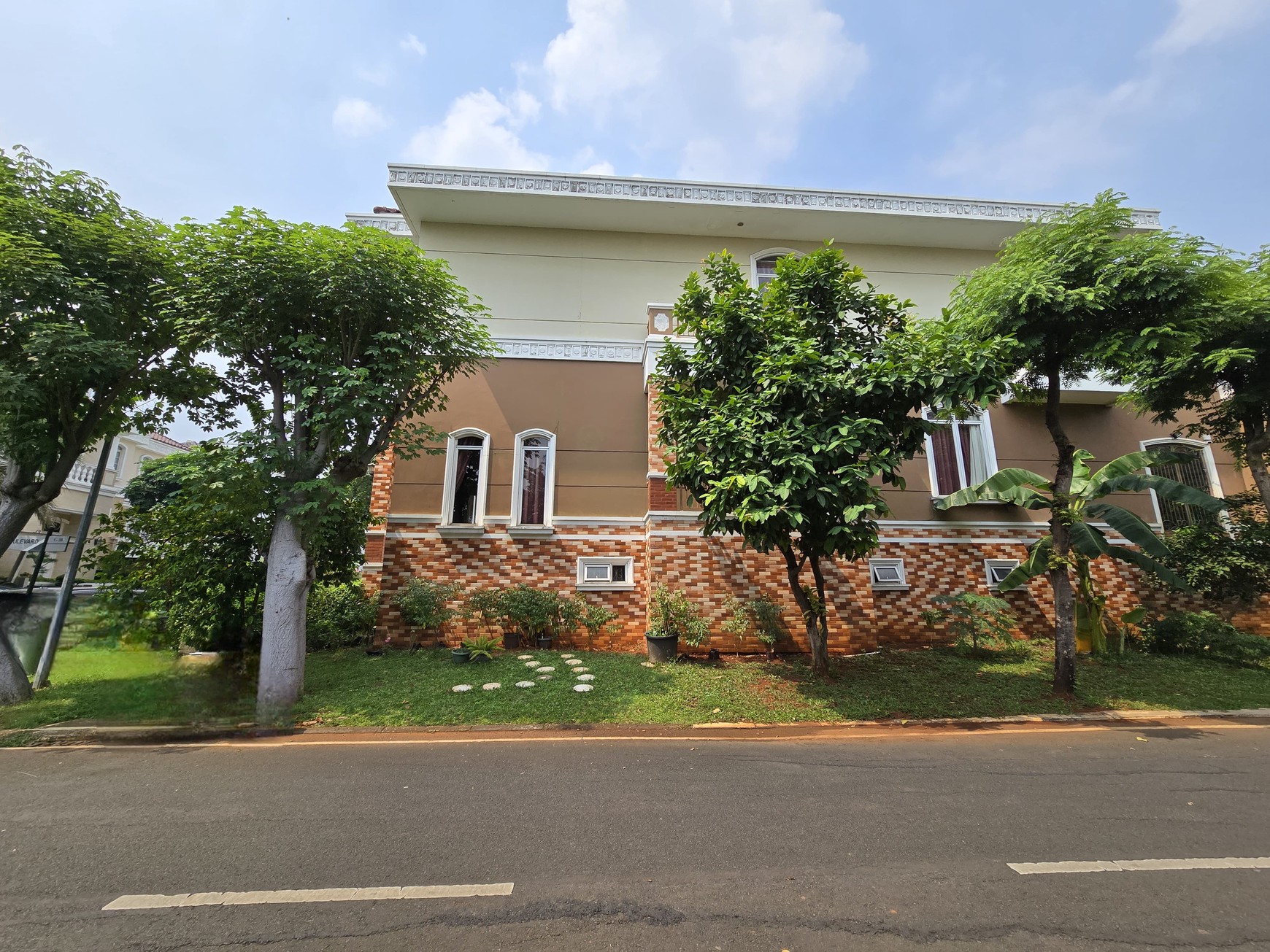 Rumah Bagus Di Green Lake City, Jl Europe City Boulevard Tangerang