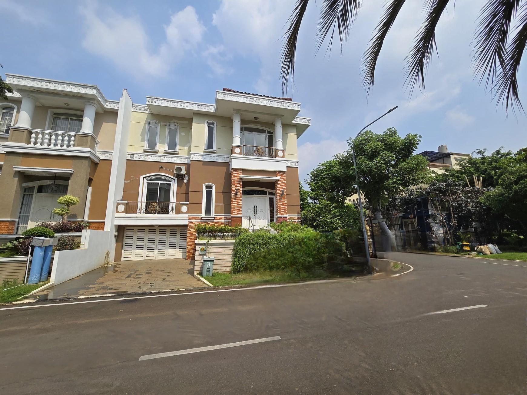 Rumah Bagus Di Green Lake City, Jl Europe City Boulevard Tangerang