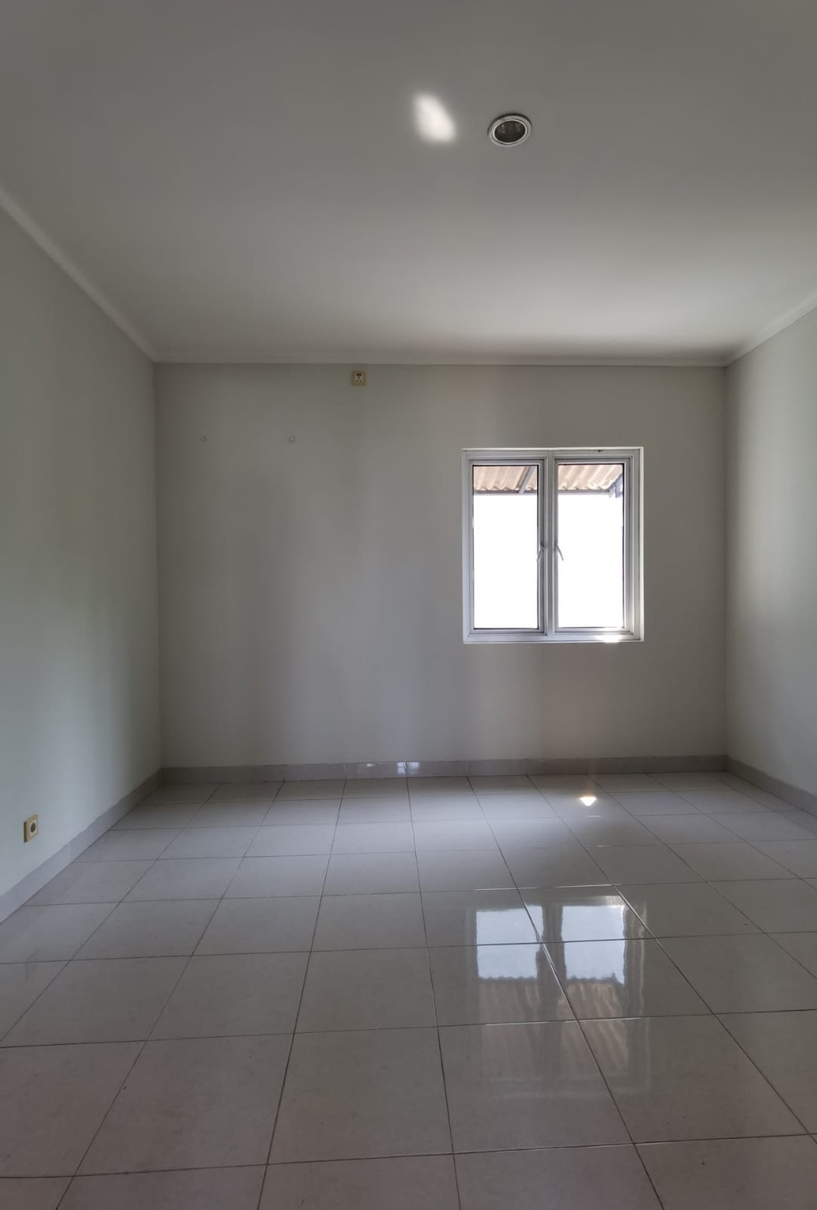 Rumah Bagus 2 Lantai dan Murah di Cimone Tangerang