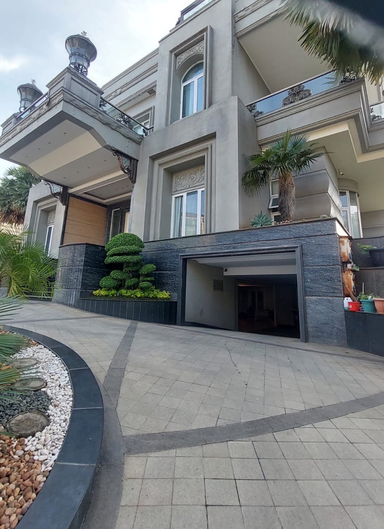 Rumah Istimewa Lotus Palace PIK 1 Pantai Indah Kapuk Jakarta Utara