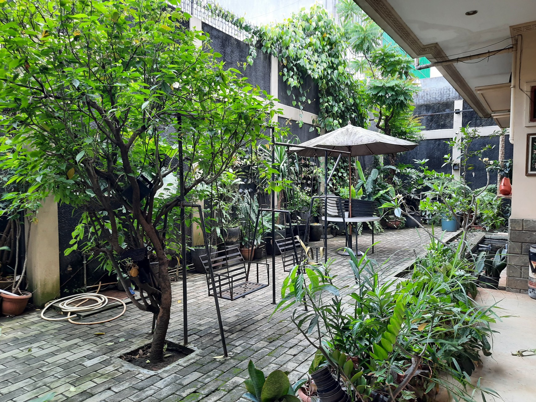 Dijual Rumah Asri Cinere