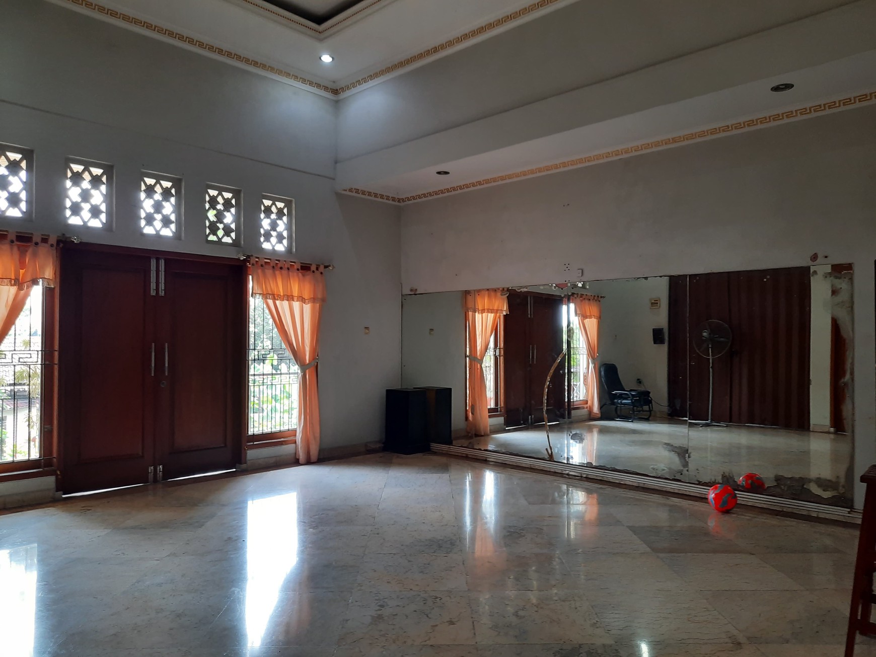 Dijual Rumah Asri Cinere