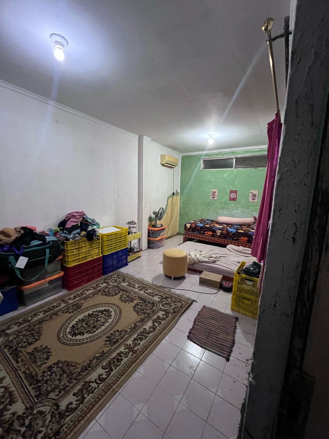 Rumah Asri Hijau, Udara Sejuk Segar, Tenang, Tidak berisik, di Cipayung Jakarta Timur.