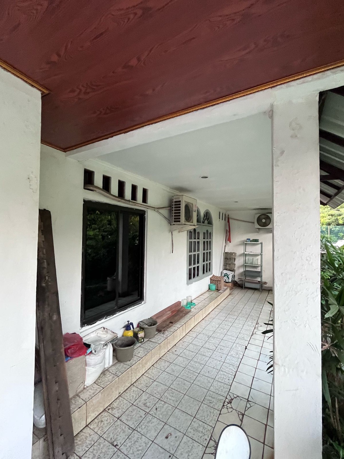 Rumah Asri Hijau, Udara Sejuk Segar, Tenang, Tidak berisik, di Cipayung Jakarta Timur.