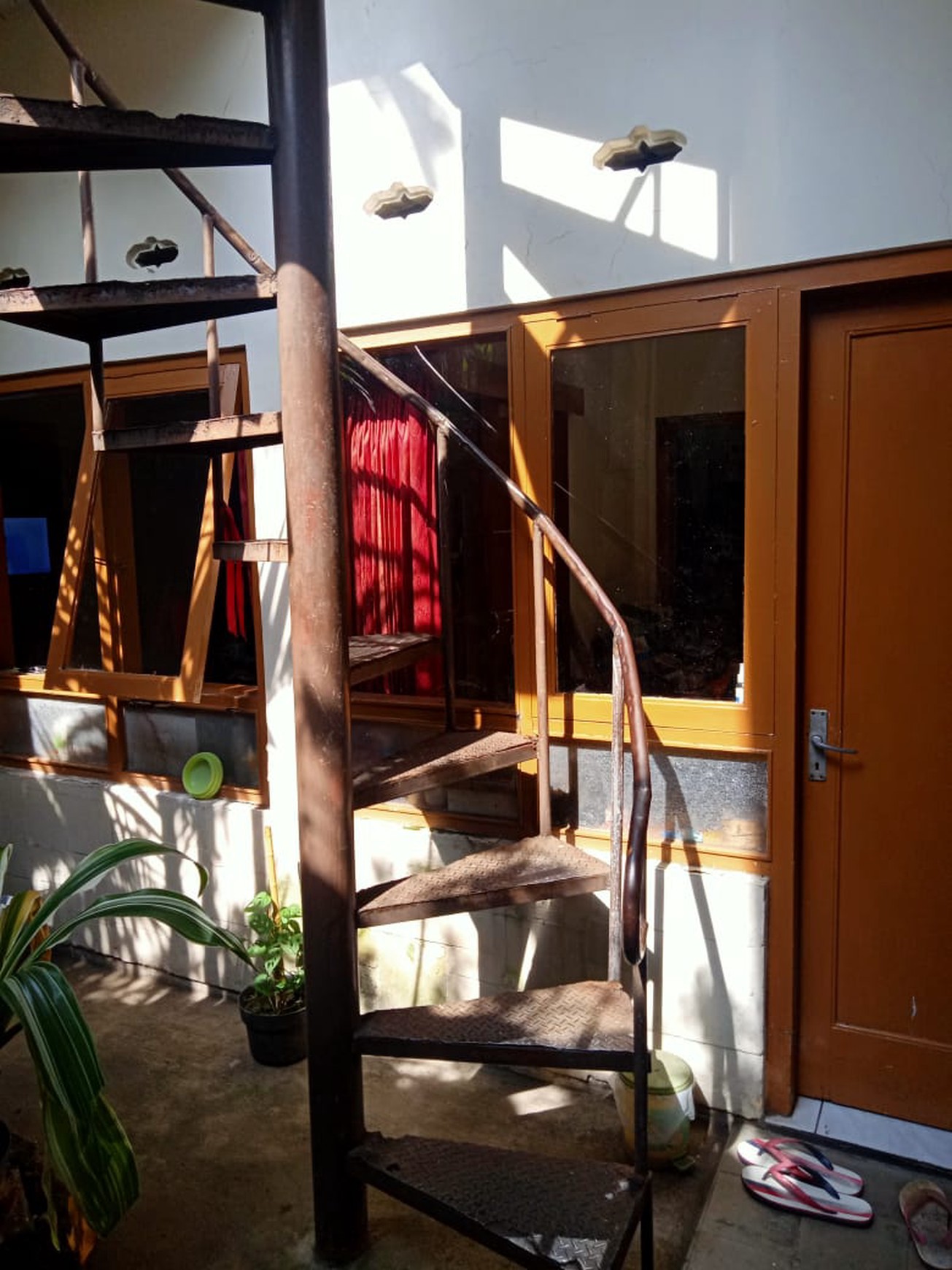 Rumah 2 Lantai di Daerah Srimahi Bandung